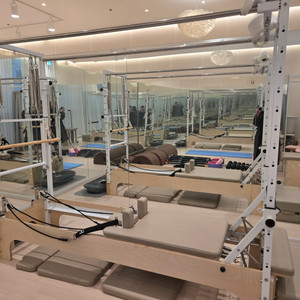 필라테스 리포머 운동기구