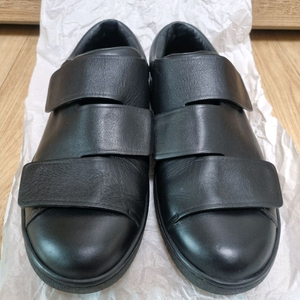 아크네스튜디오 트리플로 블랙 41사이즈