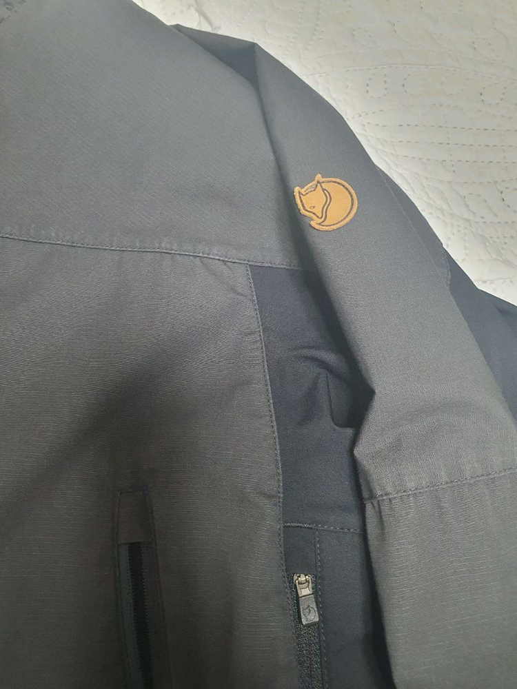 피엘라벤 아비스코 라이트 트레킹 자켓 다크그레이/블랙 L 라지 판매합니다.--5