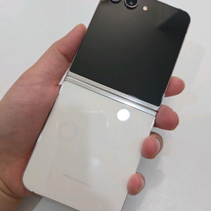 갤럭시 Z플립5 512G 자급제 특S급 서울z플립5 인천플립5 대전플립5 강원플립5 일산플립5 대구플립5 창원플립5