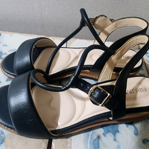 브루마스 가죽샌들 235 새상품입니다