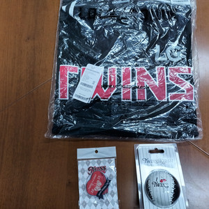 LG 트윈스 원정 유니폼(레플리카 115사이즈) 외 팝니다.(가격 협의 가능)