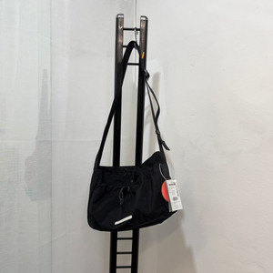 Rawrow 로우로우 스트링 크로스백 블랙가방 4269