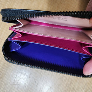 페레가모 지퍼 카드지갑