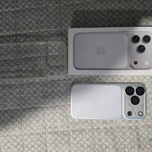 아이폰17pro 실버 256gb 판매합니다