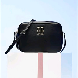 닥스 블랙 골드로고 미 니크로스백