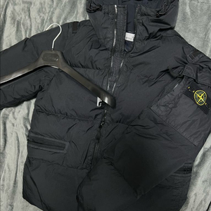 [s] 22fw 스톤아일랜드 크링클랩스 패딩 블랙