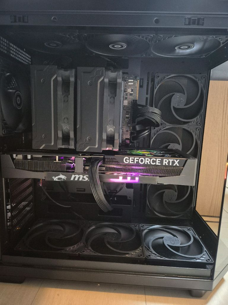 하이엔드 게이밍, 디자인 PC 판매합니다. i5-14600KF, 5070TI--1