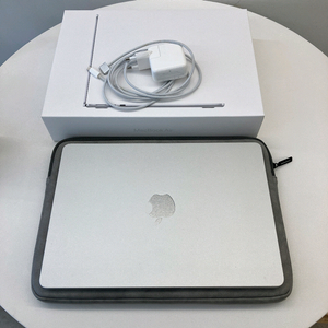 부산) 맥북에어 m2 실버 13인치 (배터리100 사이클35)