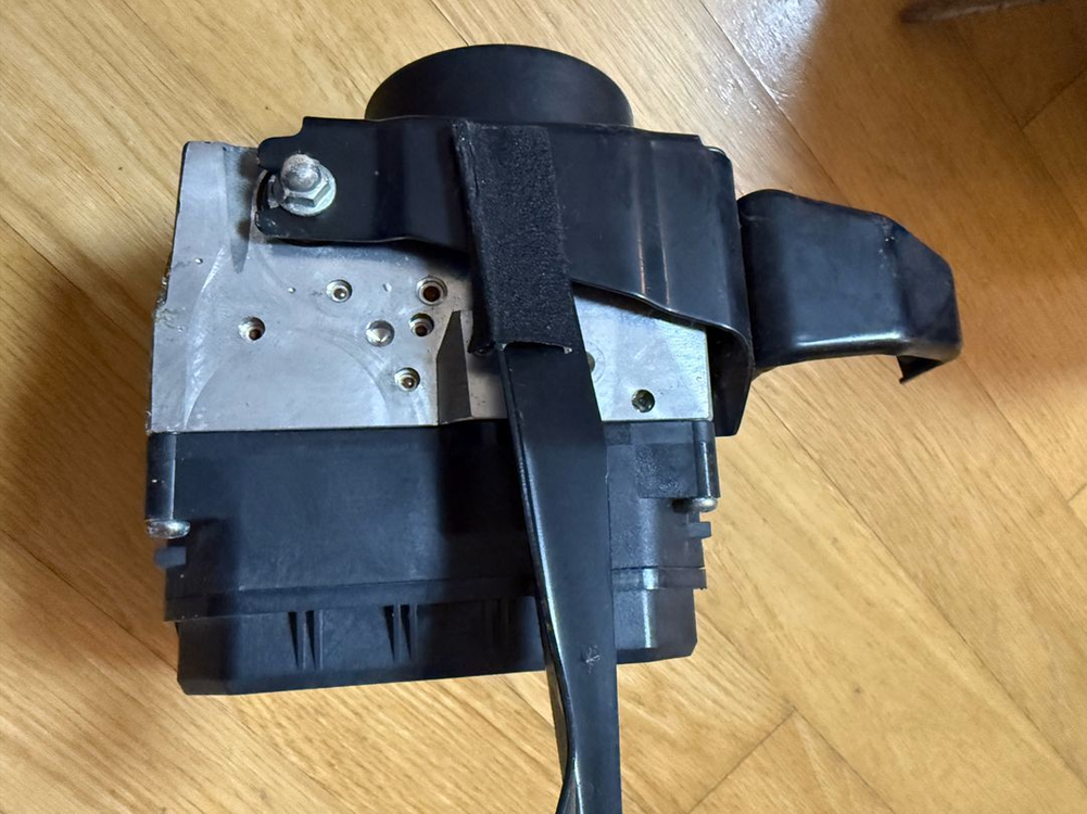 is250 고압펌프, 순정인테이크,퓨즈박스,ecu ,abs모듈 등 순정부품 팝니다. (2008년식에서 탈거)--3