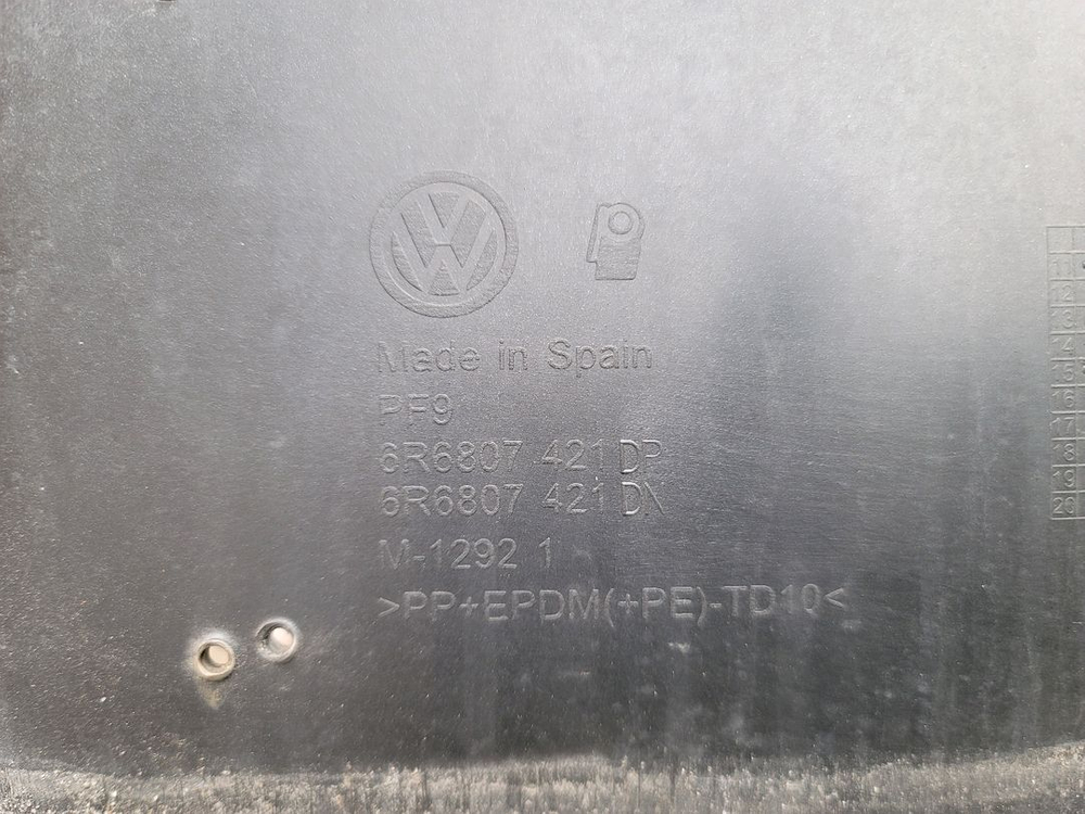 폭스바겐 폴로 (Polo 5세대, Typ 6R / 6C) 범퍼 후범퍼 뒷범퍼 후면 범퍼 리어범퍼 폴로 범퍼 뒷범 이미지