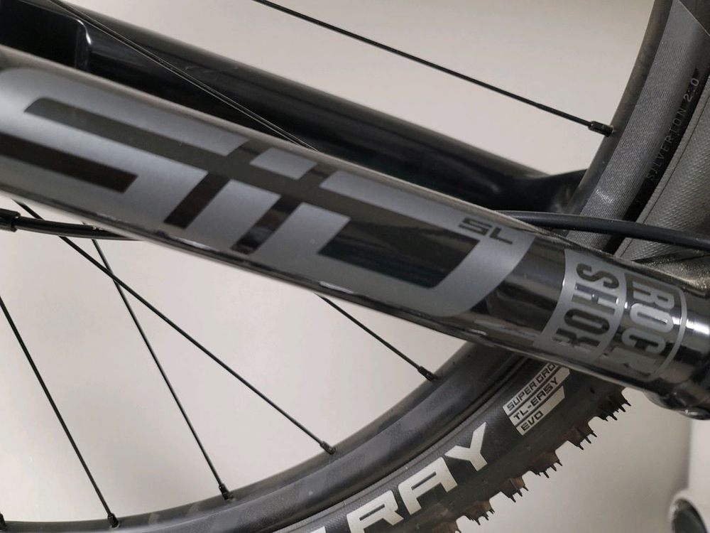 22년식 스캇 rc team s사이즈 판매합니다. 상태 굿--4