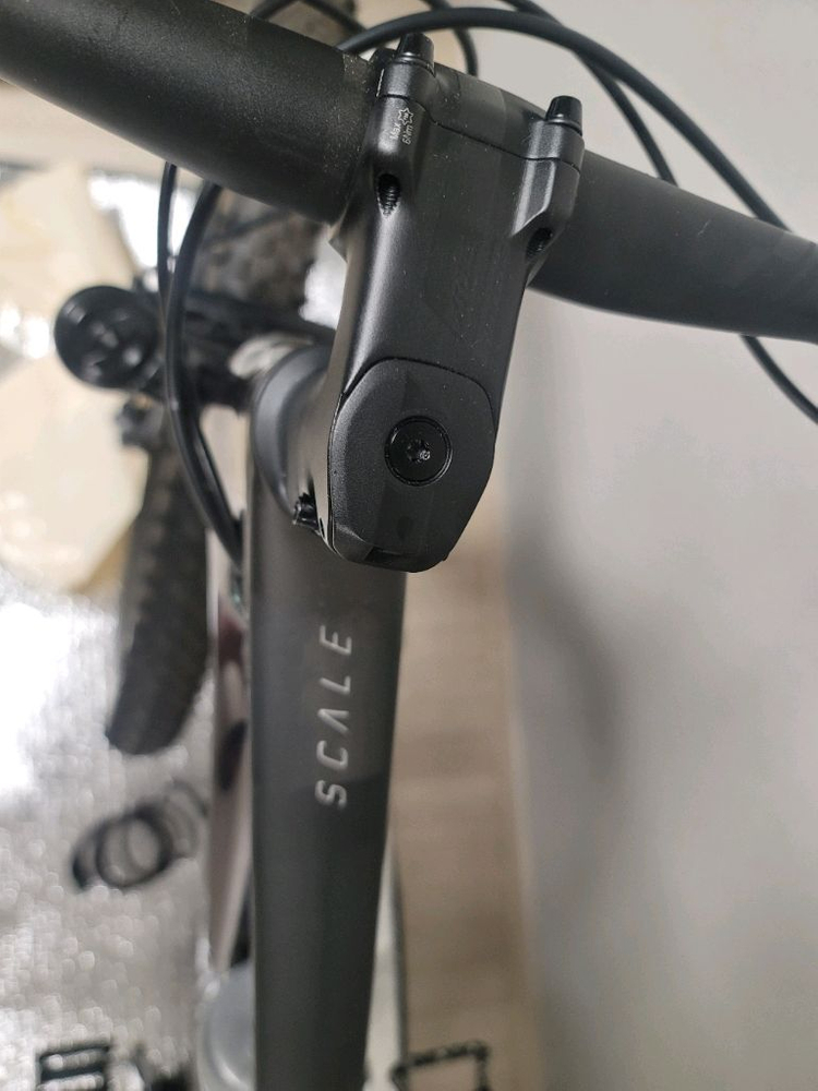 22년식 스캇 rc team s사이즈 판매합니다. 상태 굿--7