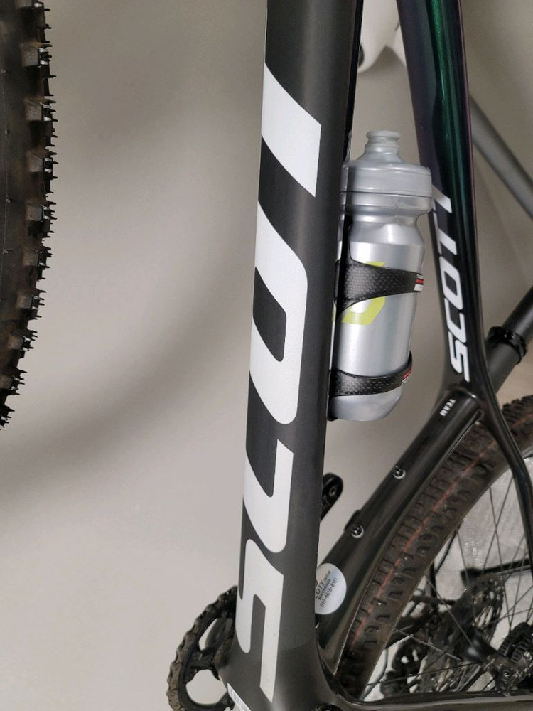 22년식 스캇 rc team s사이즈 판매합니다. 상태 굿--9