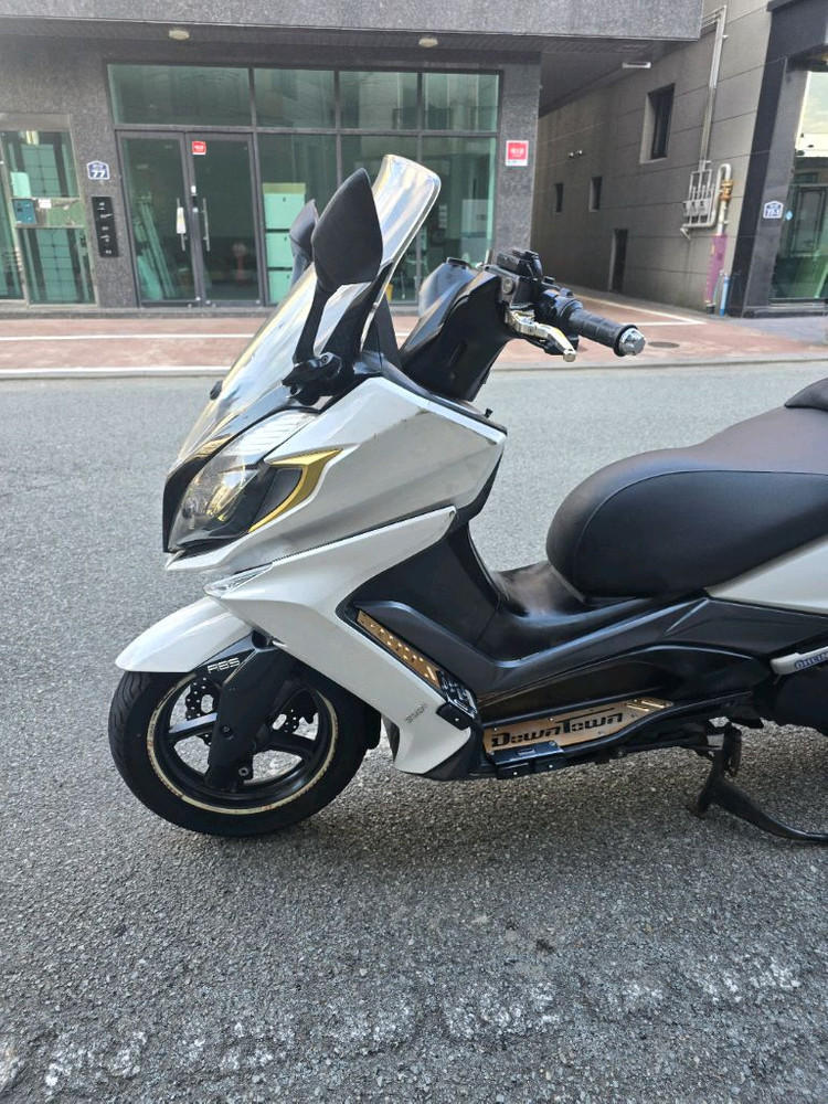 16년 다운타운 st 350 중고오토바이스쿠터울산부산양산김해창원거제진주대구경산구미 이미지