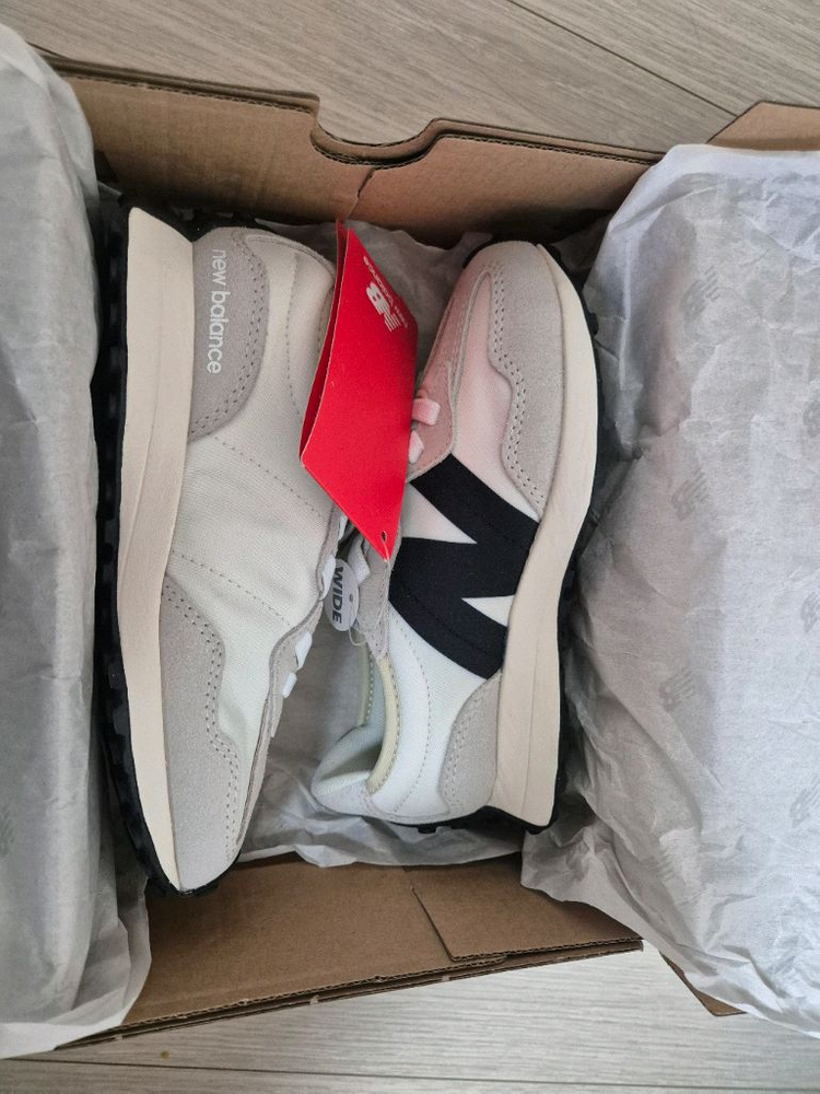 쿨거래시 6만5천택포! 미착용 새제품 정품 뉴발란스 327 편한 운동화 남아여아 공용 4계절 운동화 200 이미지