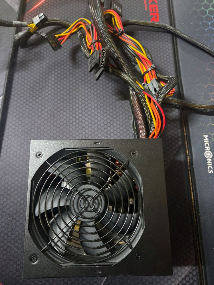 슈퍼플라워 700W 파워서플라이--1