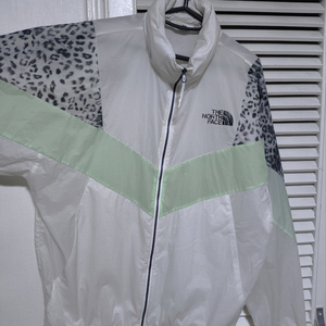 100 노스페이스 나일론 경량 바람막이 등산복