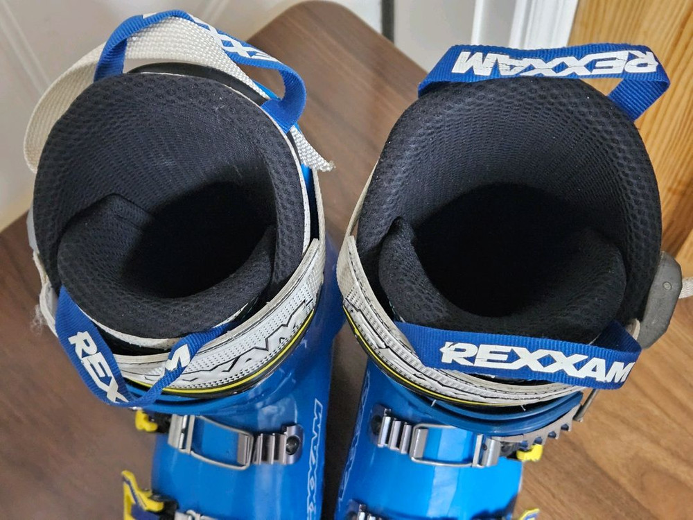 렉삼 130 M 250~255mm 발볼넓은 스키부츠 이미지