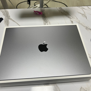 맥북 에어 M2/13인치/16GB/256GB (스페이스 그레이)