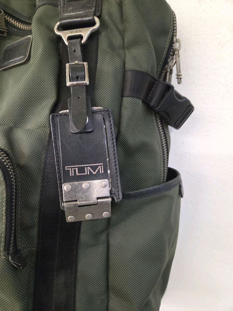 투미 카키 백팩 이미지