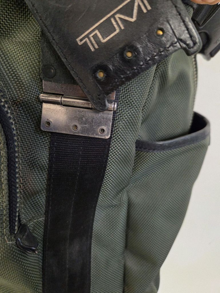 투미 카키 백팩 이미지