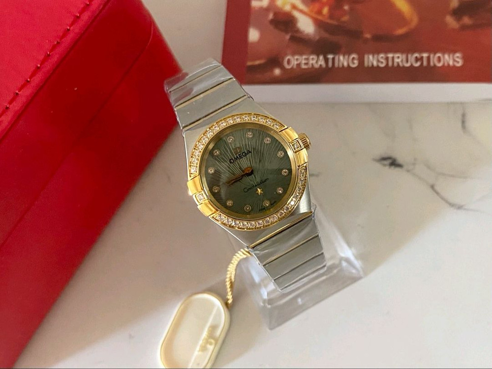 한소희 오메가 컨스텔레이션 문샤인 시계--1