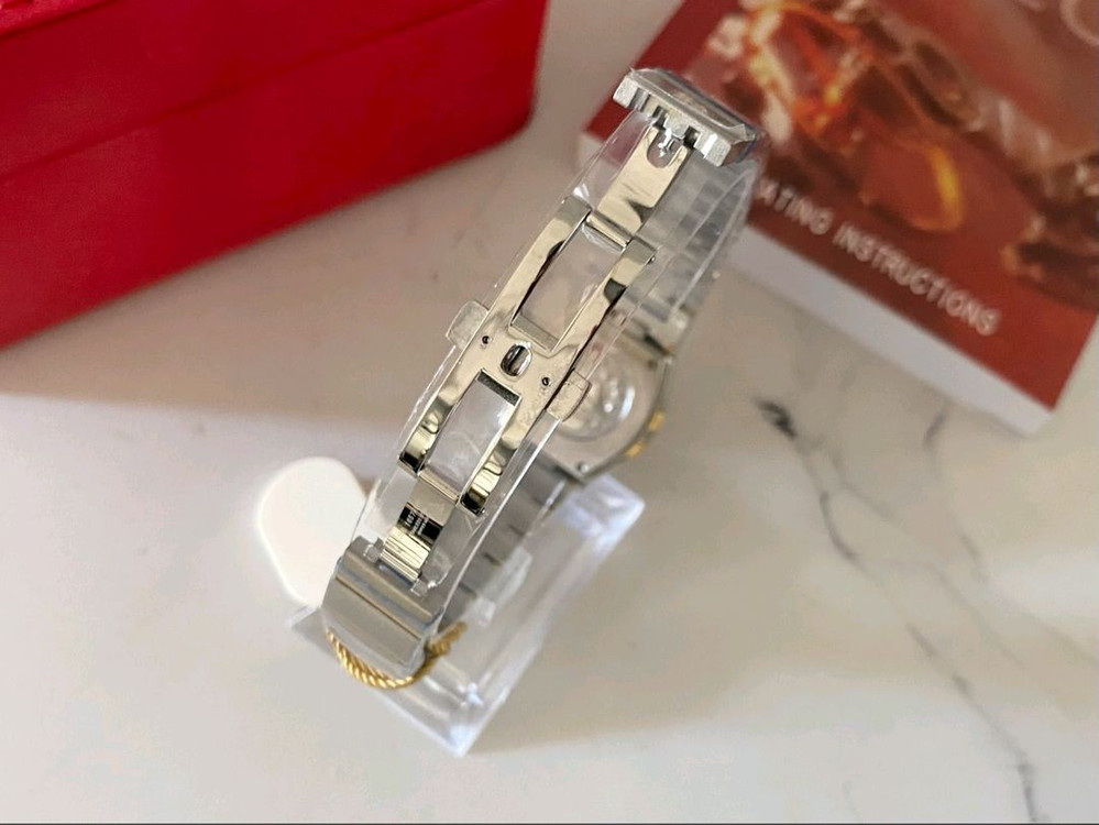 한소희 오메가 컨스텔레이션 문샤인 시계--6