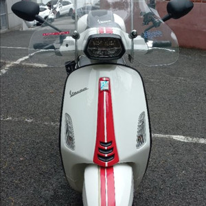 (부산) 베스파 스프린트 레이싱 식스티 한정판 2021년식 · 화이트