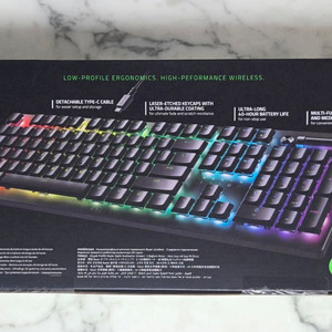 [미개봉] 레이저 데스스토커 V2 Pro 적축 KR 무선 게이밍 키보드 판매합니다. 27년 6월까지 보증 있음. 이미지