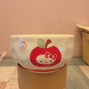 헬로키티 사과 모양 그릇
