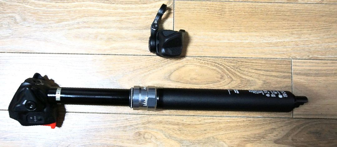 락샥 리버브 AXS(무선) 31.6/100mm 싯포스트 새제품 싸게팝니다 RockShox Reverb AXS 이미지