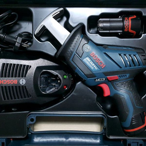 보쉬 GSA 10.8V-LI 충전컷소 이미지