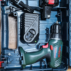 보쉬 GSR 9,6-2 무선드릴 세트