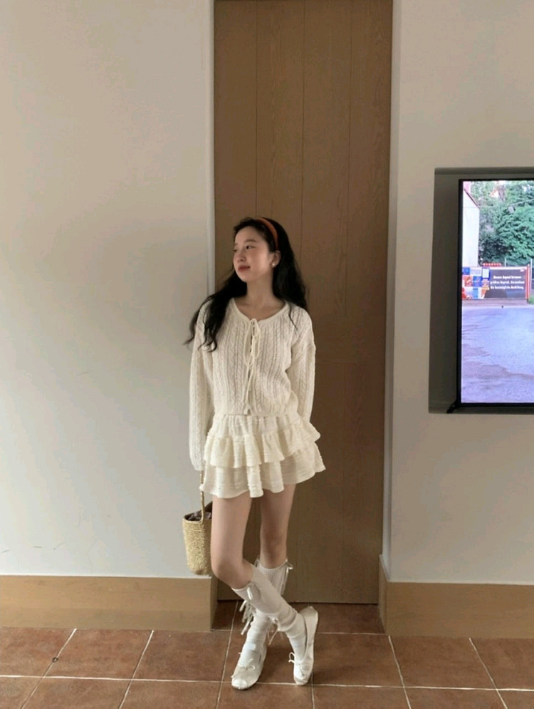 쇼퍼랜드 케이블 리본 니트 볼레로 가디건 발레코어 / 프렌치오브 메이비베이비 로버블 크림치즈마켓 러브앤드팝 니어웨어 이미지