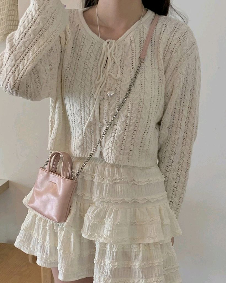 쇼퍼랜드 케이블 리본 니트 볼레로 가디건 발레코어 / 프렌치오브 메이비베이비 로버블 크림치즈마켓 러브앤드팝 니어웨어 이미지