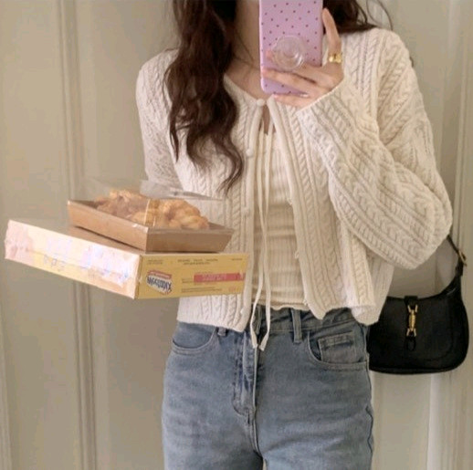 쇼퍼랜드 케이블 리본 니트 볼레로 가디건 발레코어 / 프렌치오브 메이비베이비 로버블 크림치즈마켓 러브앤드팝 니어웨어 이미지