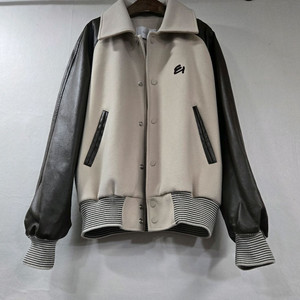 배색 가죽 야구점퍼 이미지