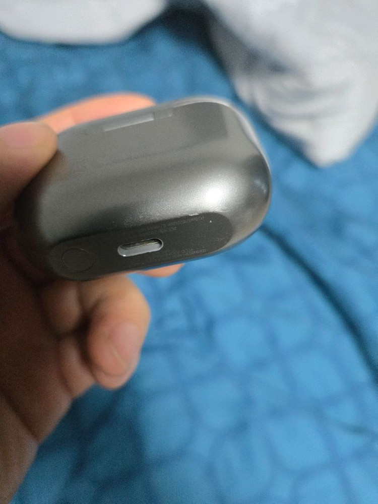 삼성 버즈3프로 실버 팝니다.--1