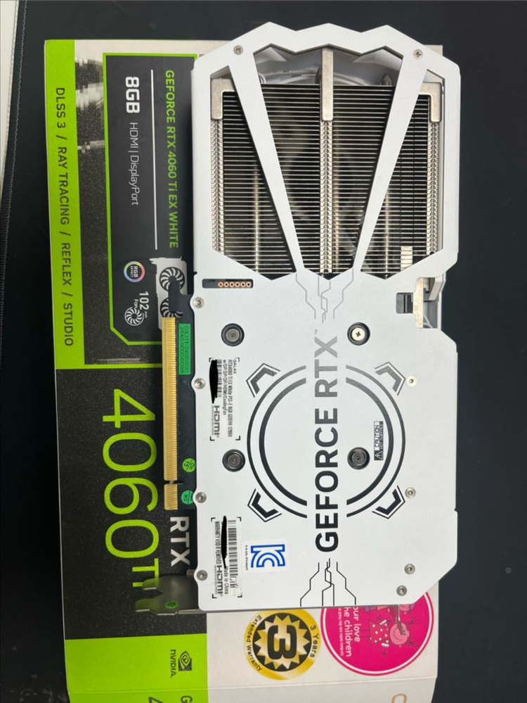 RTX 4060 Ti 그래픽카드 화이트 이미지