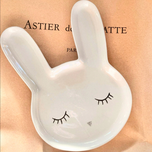 블루밍빌 세라믹 토끼 접시 간식 그릇 새상품.