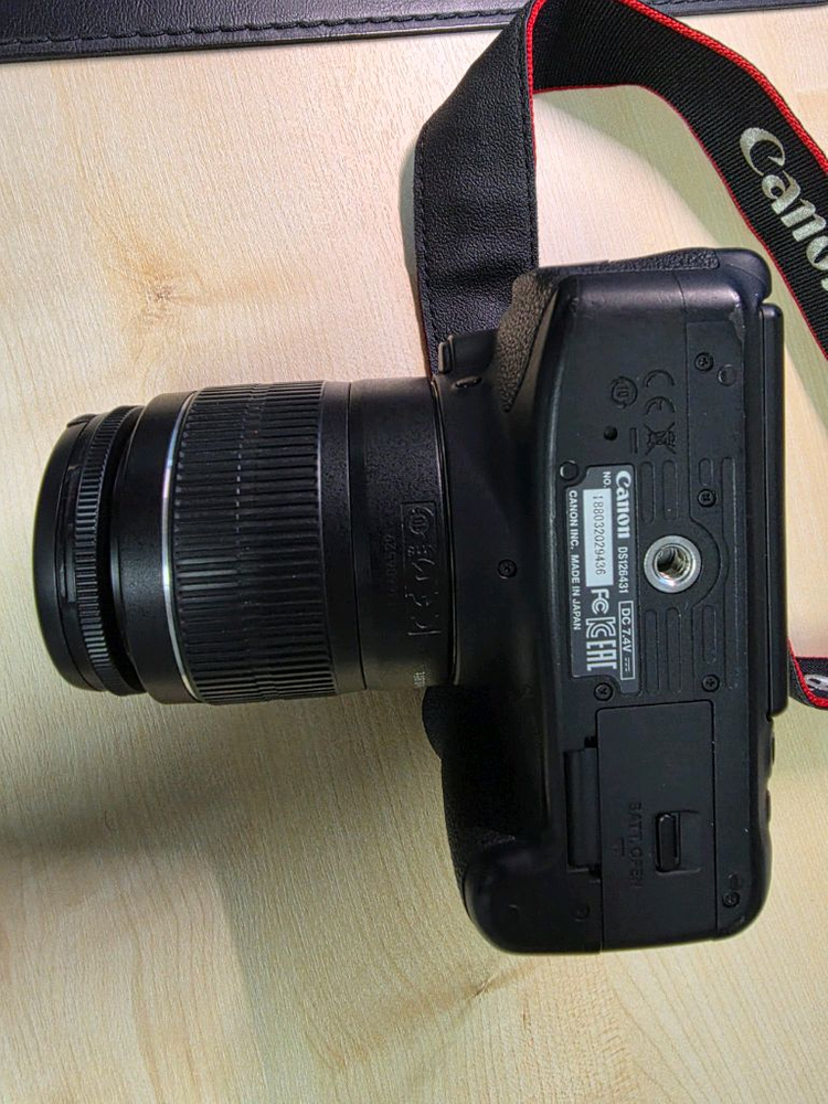 캐논 EOS 700D 카메라 + 18-55mm 렌즈 이미지