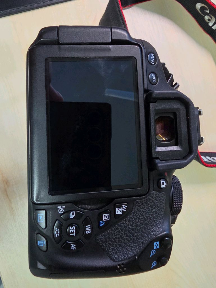 캐논 EOS 700D 카메라 + 18-55mm 렌즈 이미지