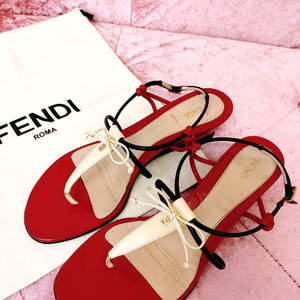 정품- 펜디 샌들