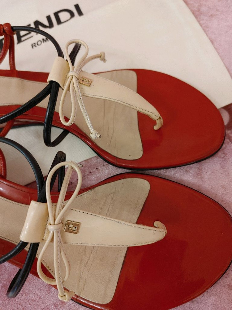 정품- 펜디 샌들--6