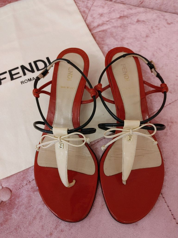 정품- 펜디 샌들--7