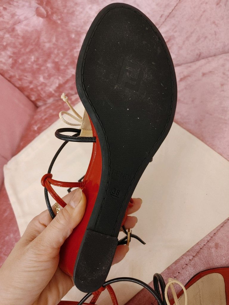 정품- 펜디 샌들--8