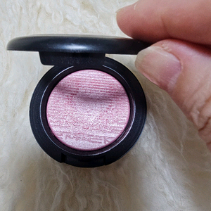 맥 인 투더 핑크 치크