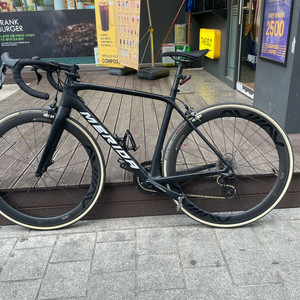 메리다 스컬트라4000 아비아브 아데온2 이미지