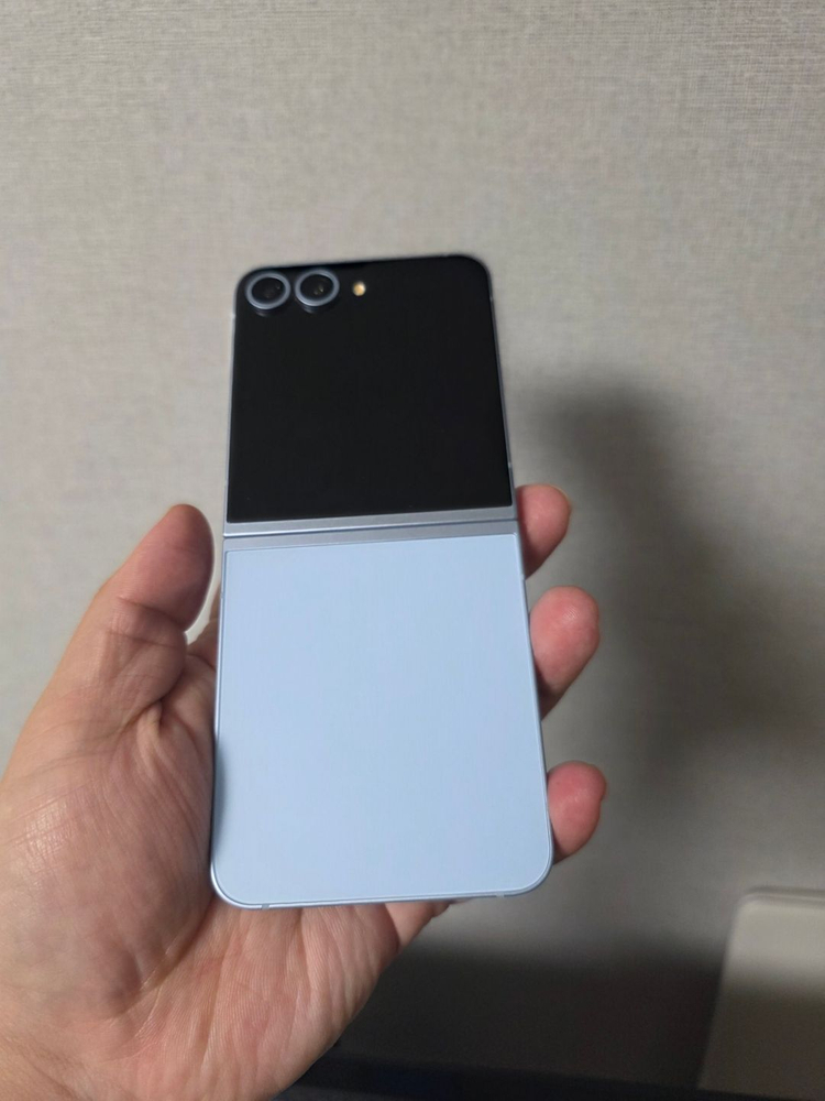 갤럭시 Z플립6 블루 256기가 A급 팝니다 이미지